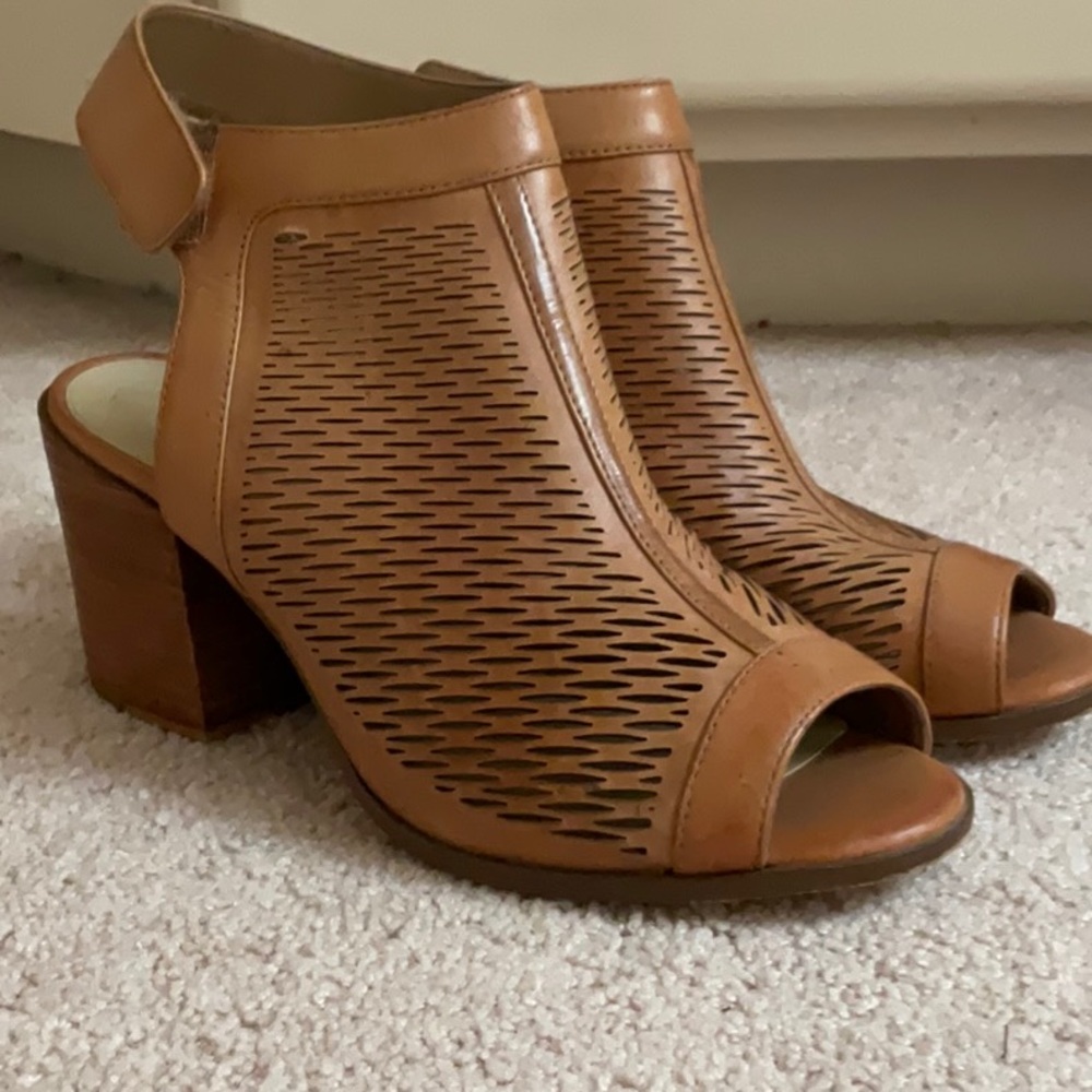 Vince Camuto Slingback Chunky heel-8.5